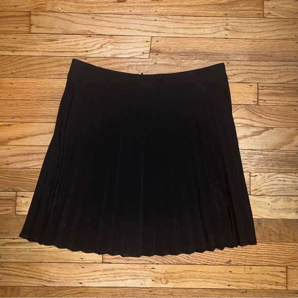 Aritzia Skirts Aritzia Pleated Skirt Poshmark